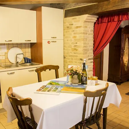 Al Castello Di Montalfoglio